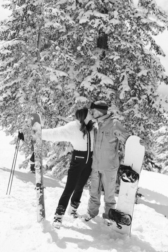Colorado Ski engagement photos on Vail Mountain
