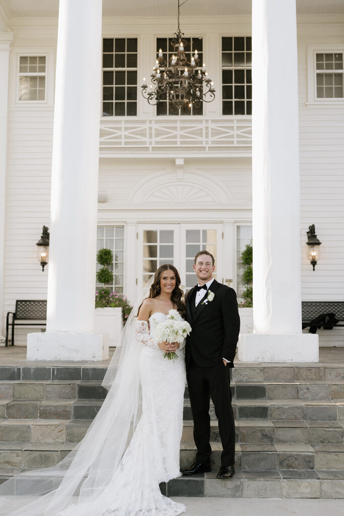 Colorado summer wedding portraits in Littleton at The Manor House