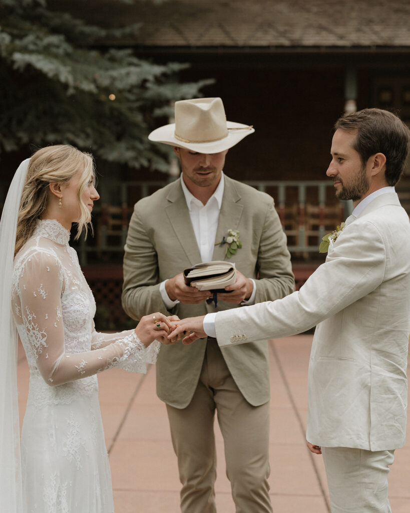 Coastal cowgirl inspired wedding ceremony at Wheeler Stallard Museum