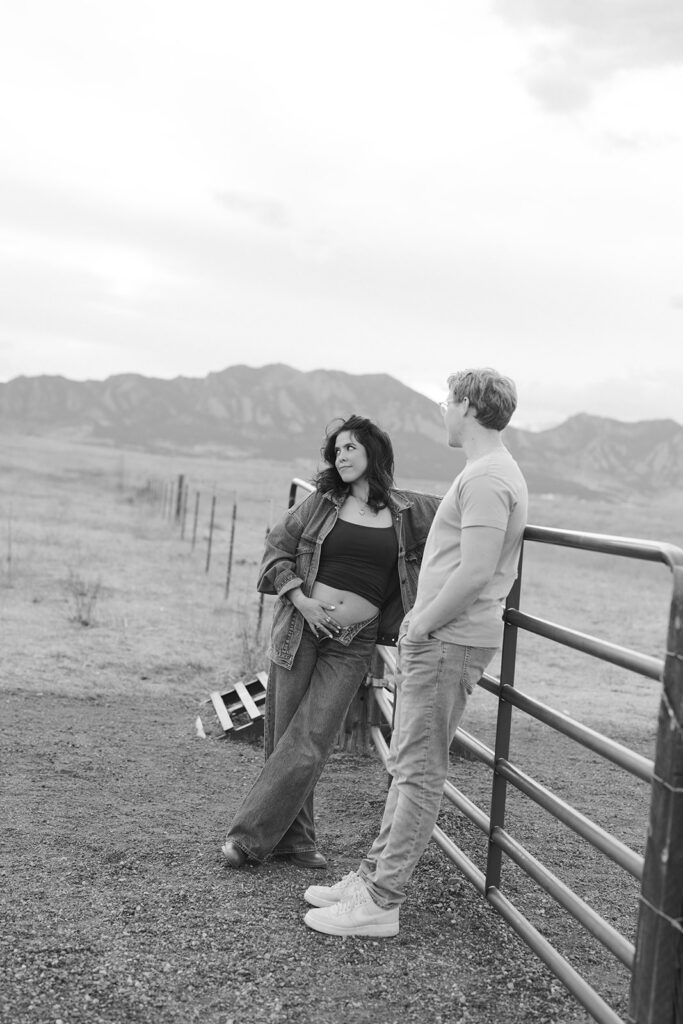 Colorado maternity photos in the spring