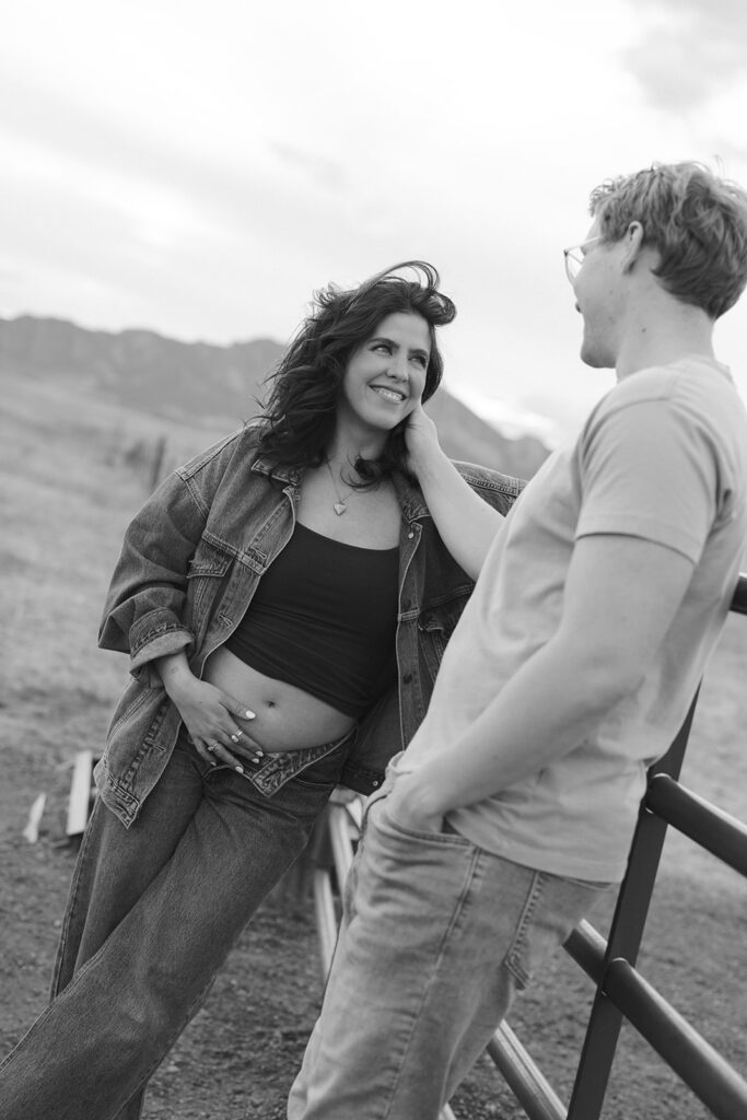 Colorado maternity photos in the spring