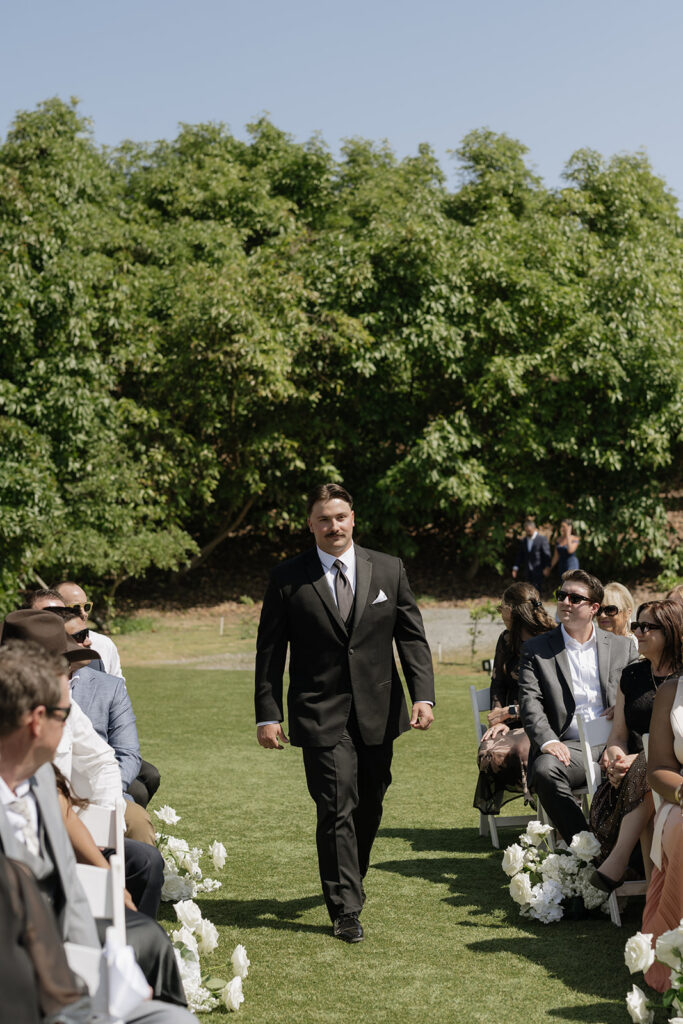 Sunny, summer Rancho Guejito wedding ceremony in San Diego
